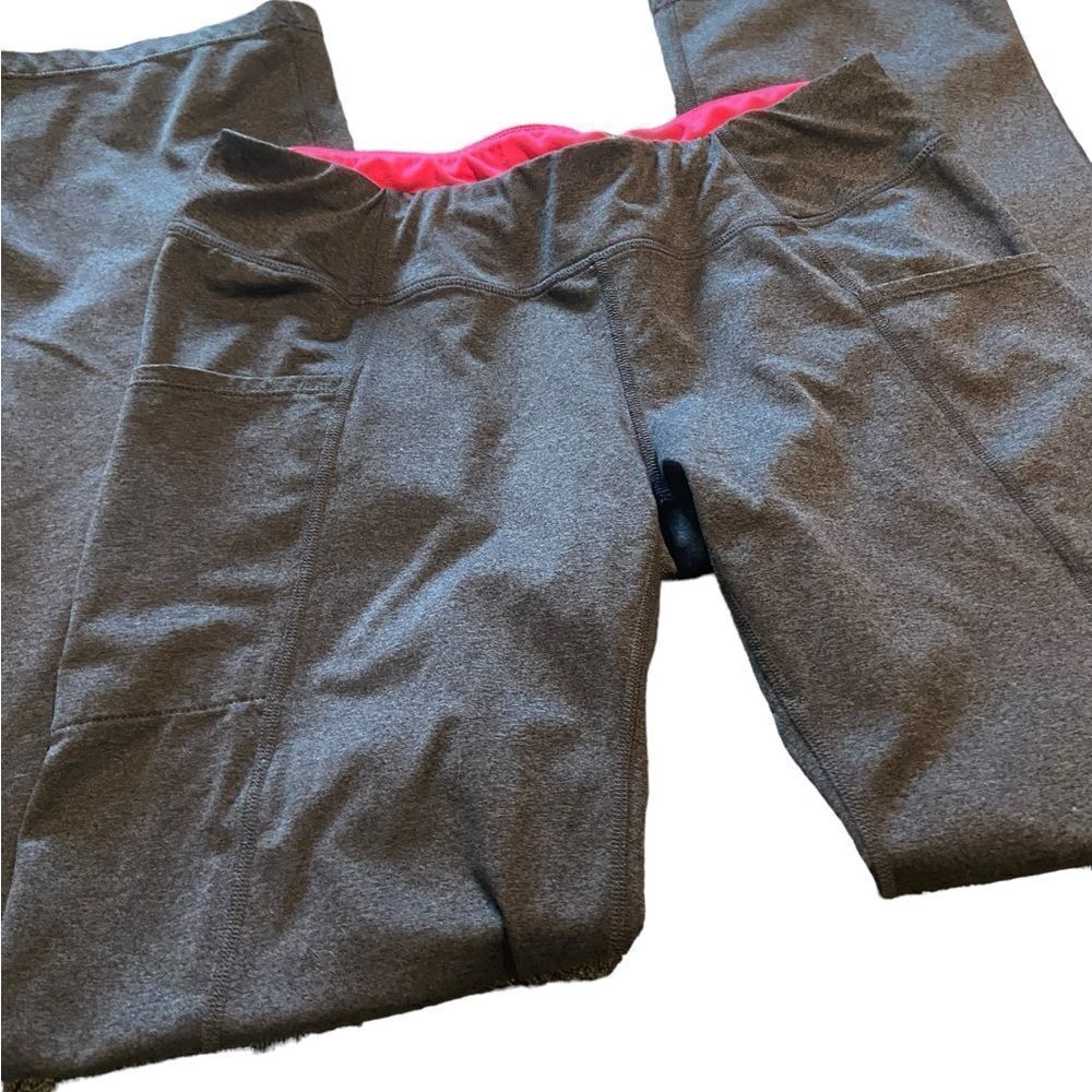 Kim Roger’s size medium workout flared pants excellent condition